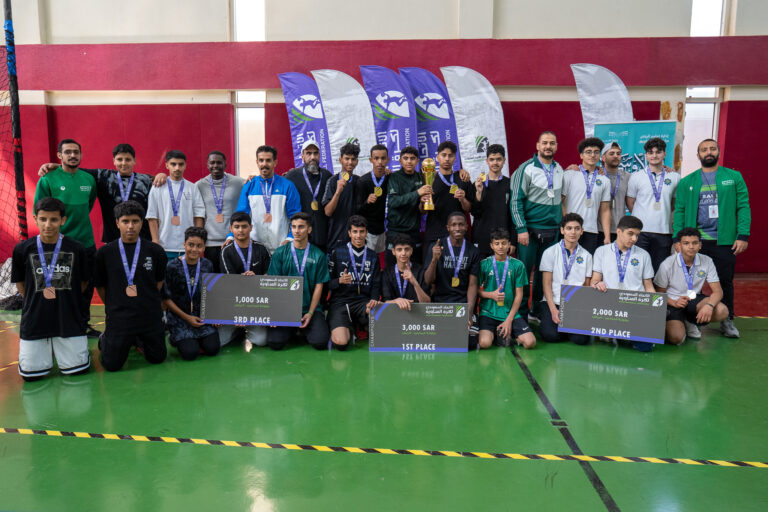 176 لاعب يشعلون بطولة الرياض المدرسية لكرة المناورة