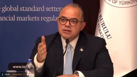 رئيس «الرقابة المالية»: الشراكة بين «الأيوسكو» ومجلس «ISSB» تعزز الاستدامة في أسواق المال