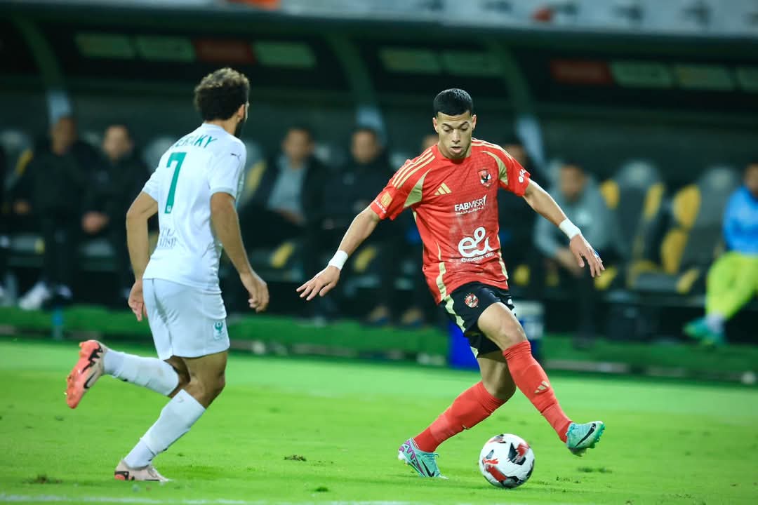 الأهلي يهزم المصري بثنائية في مواجهة مثيرة بالدوري 1 الأهلي يهزم المصري بثنائية في مواجهة مثيرة بالدوري