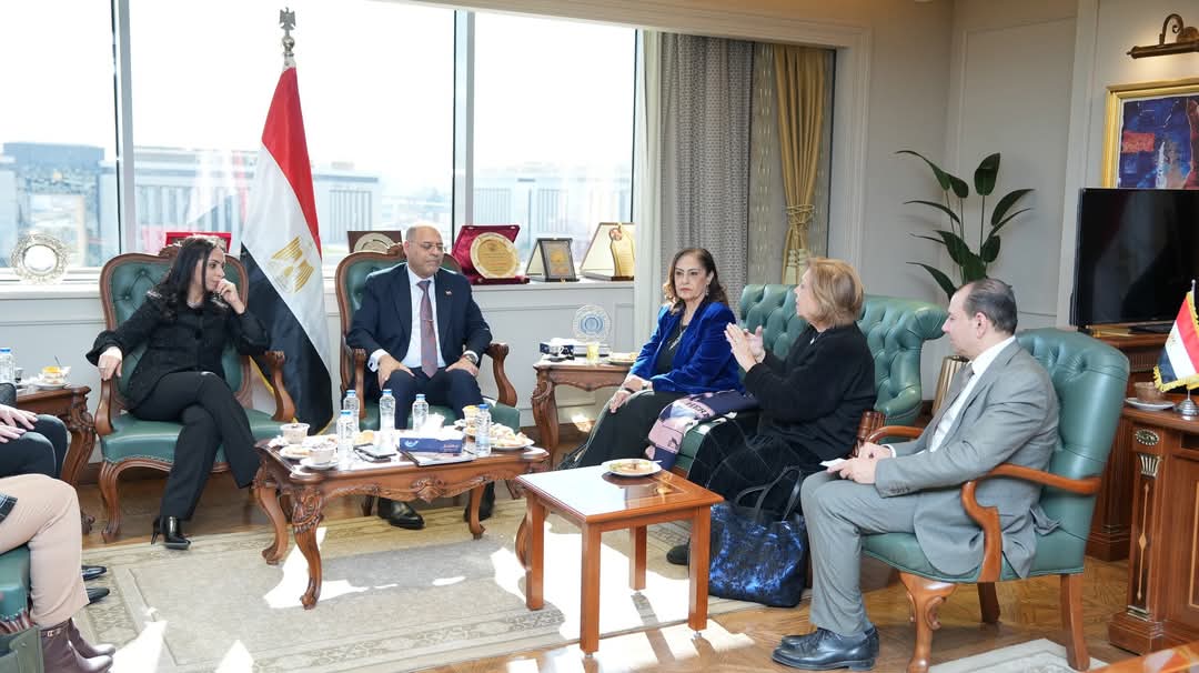 وزيرا العمل والتضامن يترأسان اجتماع اللجنة التشريعية لإعداد مشروع قانون العمالة المنزلية 3 وزيرا العمل والتضامن يترأسان اجتماع اللجنة التشريعية لإعداد مشروع قانون العمالة المنزلية
