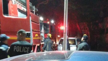 السيطرة على حريق بجوار ثلاجة الموتى بمستشفى أحمد ماهر التعليمي