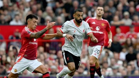 مباراة ليفربول ومانشستر يونايتد مهددة بالتأجيل في الدوري الإنجليزي