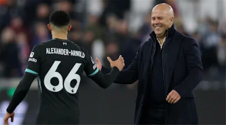 مستشهدًا بـ جيرارد.. سلوت يُلمح لمصير مفاوضات ريال مدريد مع أرنولد