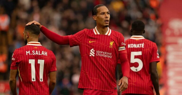 بعد عرض أرنولد الخرافي.. ميرور توضح موقف ليفربول من محمد صلاح وفان دايك