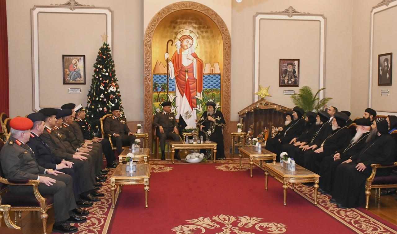 وزير الدفاع يهنئ البابا تواضروس الثاني بعيد الميلاد المجيد.. شاهد 3 وزير الدفاع يهنئ البابا تواضروس الثاني بعيد الميلاد المجيد.. شاهد
