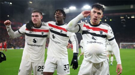 ليساندرو مارتينيز بعد تعادل مانشستر يونايتد مع ليفربول: لعبنا بدون مشاعر