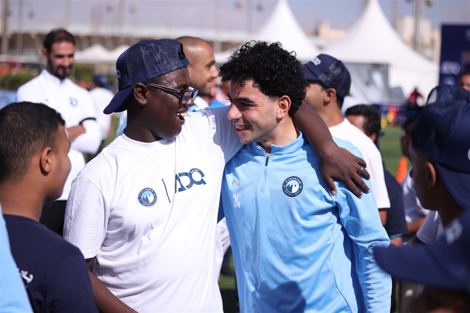 بحضور نجوم الفريق.. بيراميدز يستضيف مبادرة لدعم الأطفال ذوي المهارات الخاصة 2 بحضور نجوم الفريق.. بيراميدز يستضيف مبادرة لدعم الأطفال ذوي المهارات الخاصة
