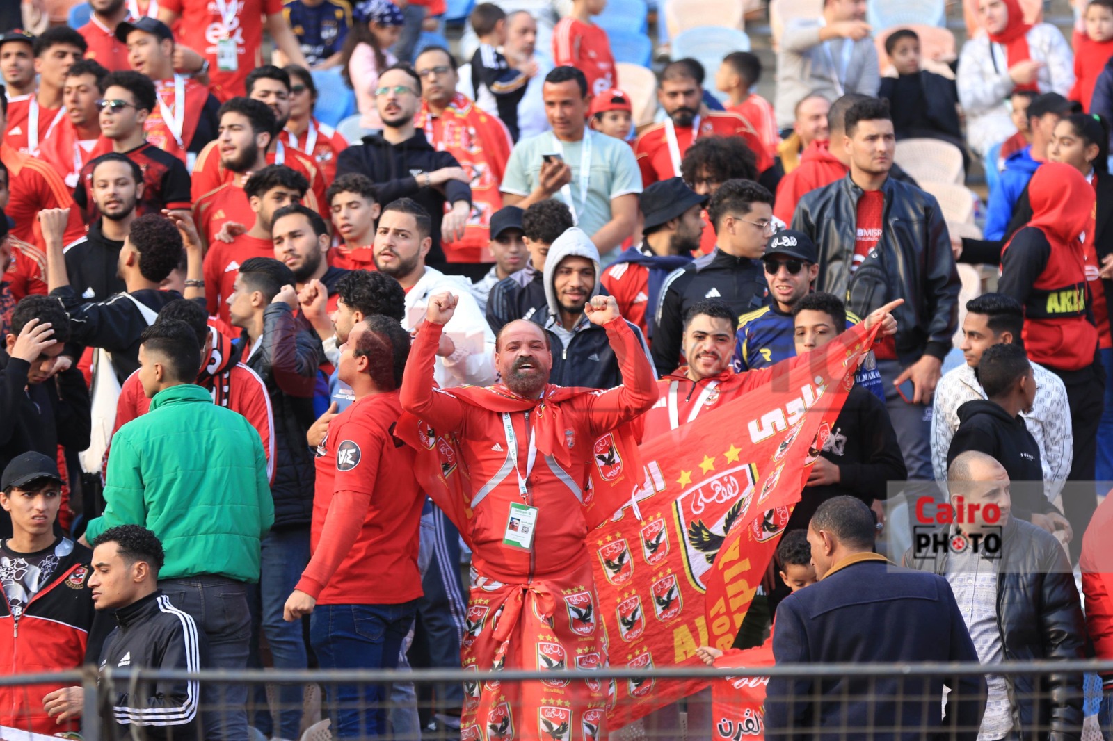 نتيجة مباراة الأهلي وسموحة في الدوري الممتاز.. تقدم المارد الأحمر في الشوط الأول 5 نتيجة مباراة الأهلي وسموحة في الدوري الممتاز.. تقدم المارد الأحمر في الشوط الأول