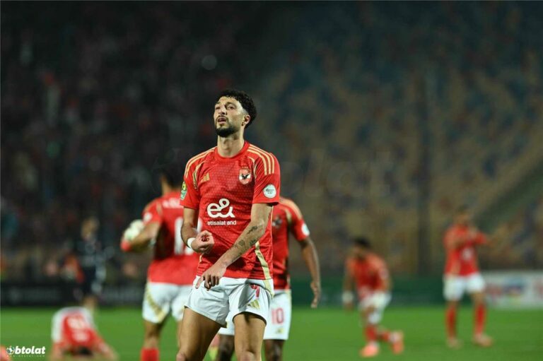 فيديو | الڤار يُحبط وسام أبو علي ويلغي هدف الأهلي الأول أمام سموحة
