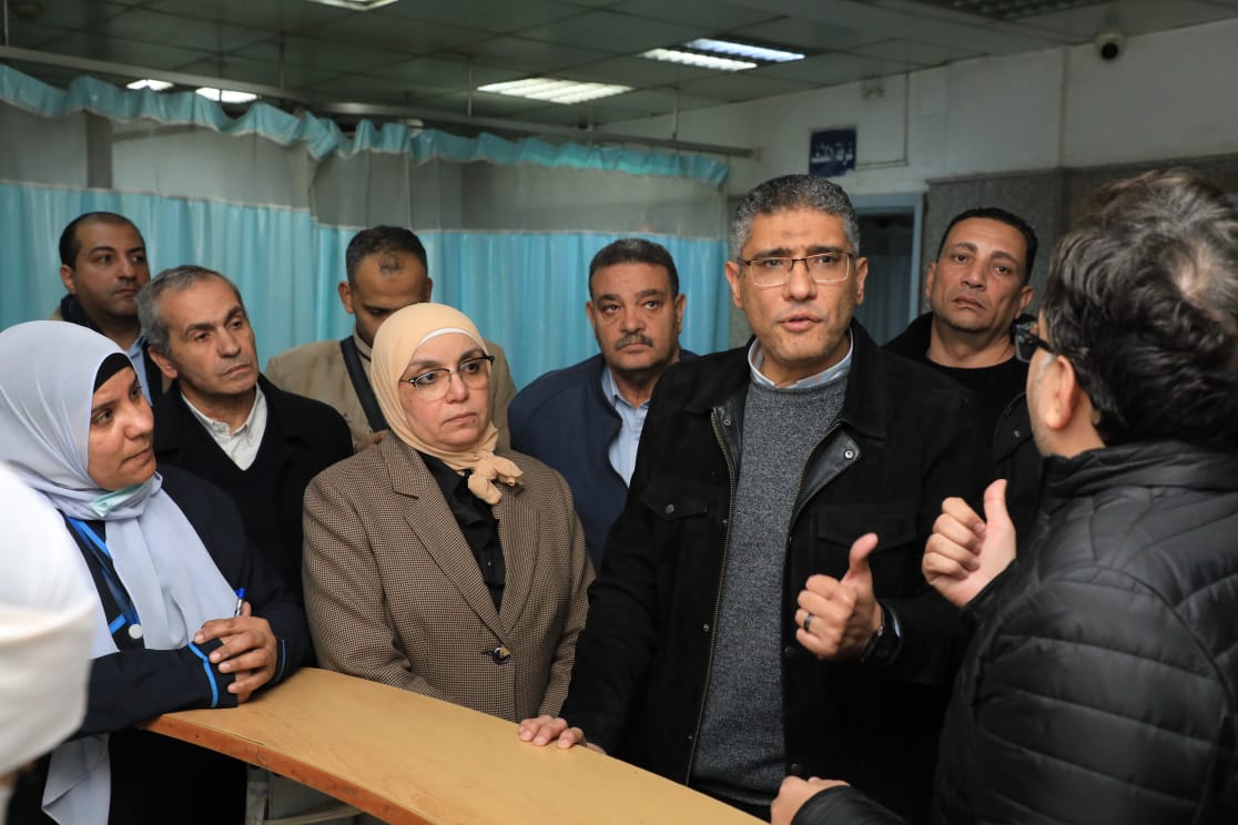 محافظ الجيزة يراجع كشوف الحضور وانتظام إستقبال المرضى بمستشفى التحرير العام 1 محافظ الجيزة يراجع كشوف الحضور وانتظام إستقبال المرضى بمستشفى التحرير العام
