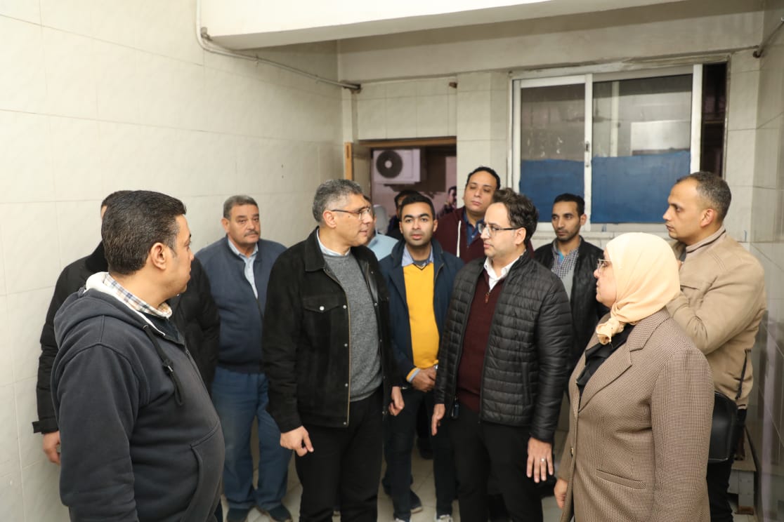 محافظ الجيزة يراجع كشوف الحضور وانتظام إستقبال المرضى بمستشفى التحرير العام 3 محافظ الجيزة يراجع كشوف الحضور وانتظام إستقبال المرضى بمستشفى التحرير العام