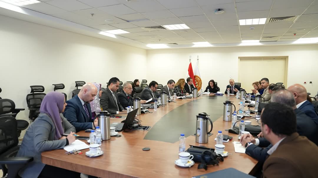 وزيرا العمل والتضامن يترأسان اجتماع اللجنة التشريعية لإعداد مشروع قانون العمالة المنزلية 2 وزيرا العمل والتضامن يترأسان اجتماع اللجنة التشريعية لإعداد مشروع قانون العمالة المنزلية