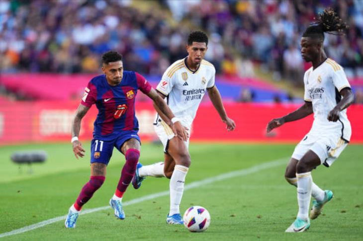 الليلة.. كلاسيكو نهائي كأس السوبر الإسباني بين ريال مدريد وبرشلونة بأجواء عربية 5 الليلة.. كلاسيكو نهائي كأس السوبر الإسباني بين ريال مدريد وبرشلونة بأجواء عربية