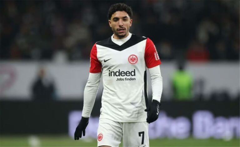 فرانكفورت يرد على عرض مانشستر سيتي لضم عمر مرموش