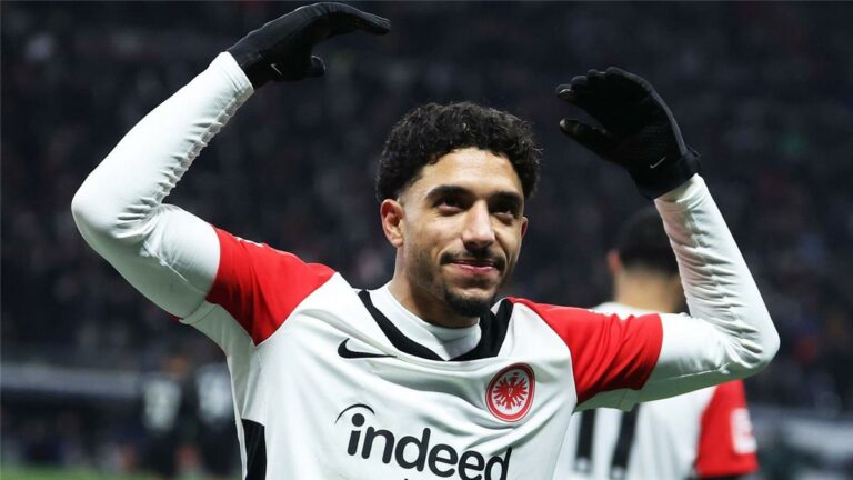 من أجل الفحص الطبي.. تقارير تتوقع موعد وصول عمر مرموش إلى إنجلترا