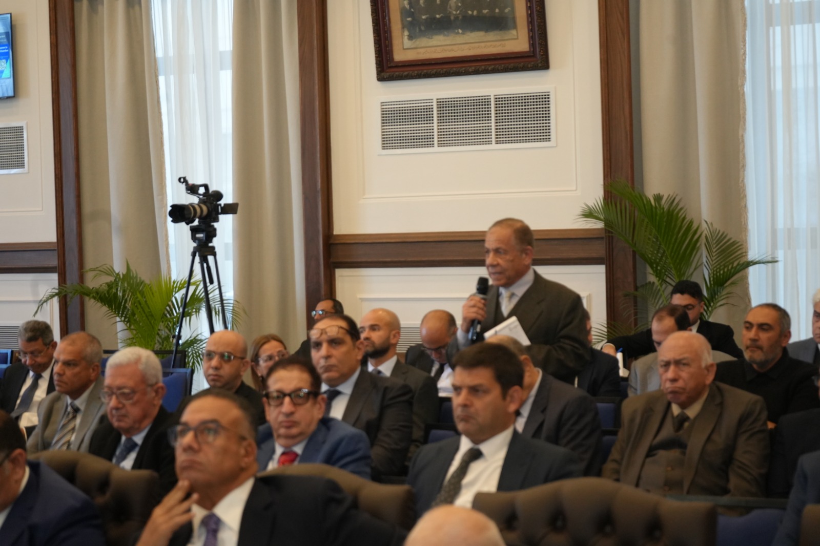 سنعمل سويًا لدفع وتنمية دور القطاع الخاص ودعمه للمنافسة الدولية 11 سنعمل سويًا لدفع وتنمية دور القطاع الخاص ودعمه للمنافسة الدولية