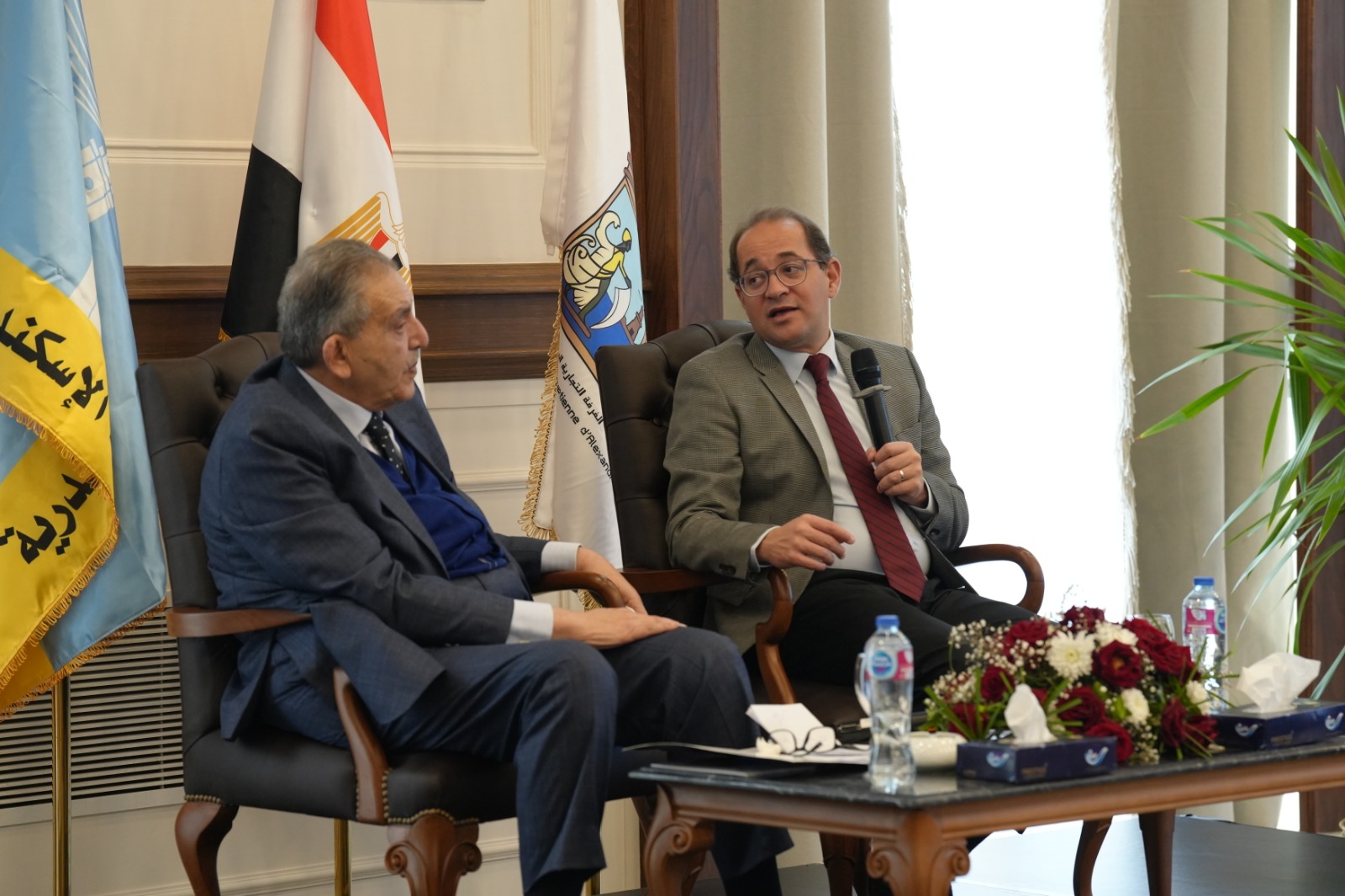 سنعمل سويًا لدفع وتنمية دور القطاع الخاص ودعمه للمنافسة الدولية 17 سنعمل سويًا لدفع وتنمية دور القطاع الخاص ودعمه للمنافسة الدولية