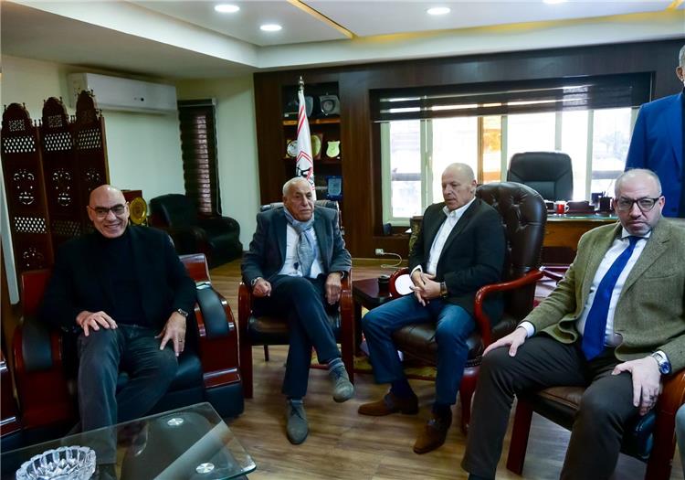 بالصور | هاني أبو ريدة يزور الزمالك ويجتمع مع حسين لبيب
