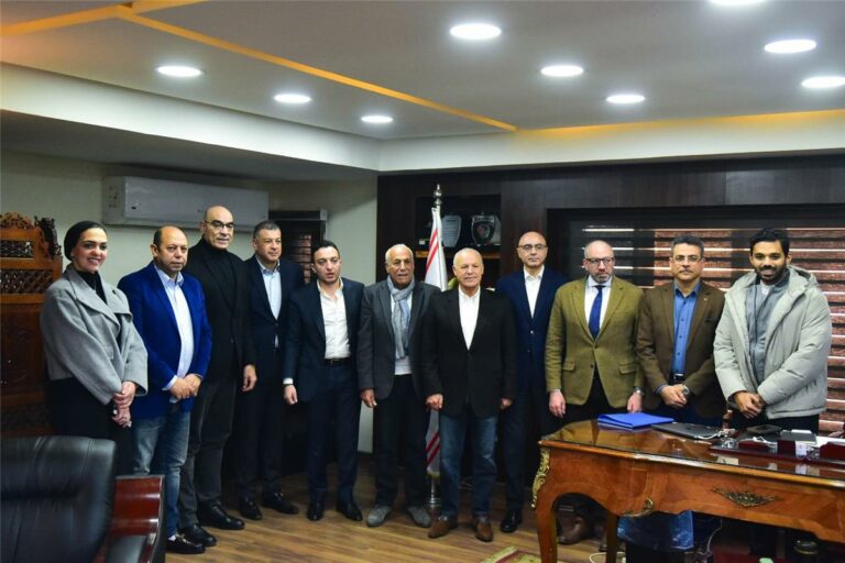 بالصور | هاني أبو ريدة يزور الزمالك ويجتمع مع حسين لبيب
