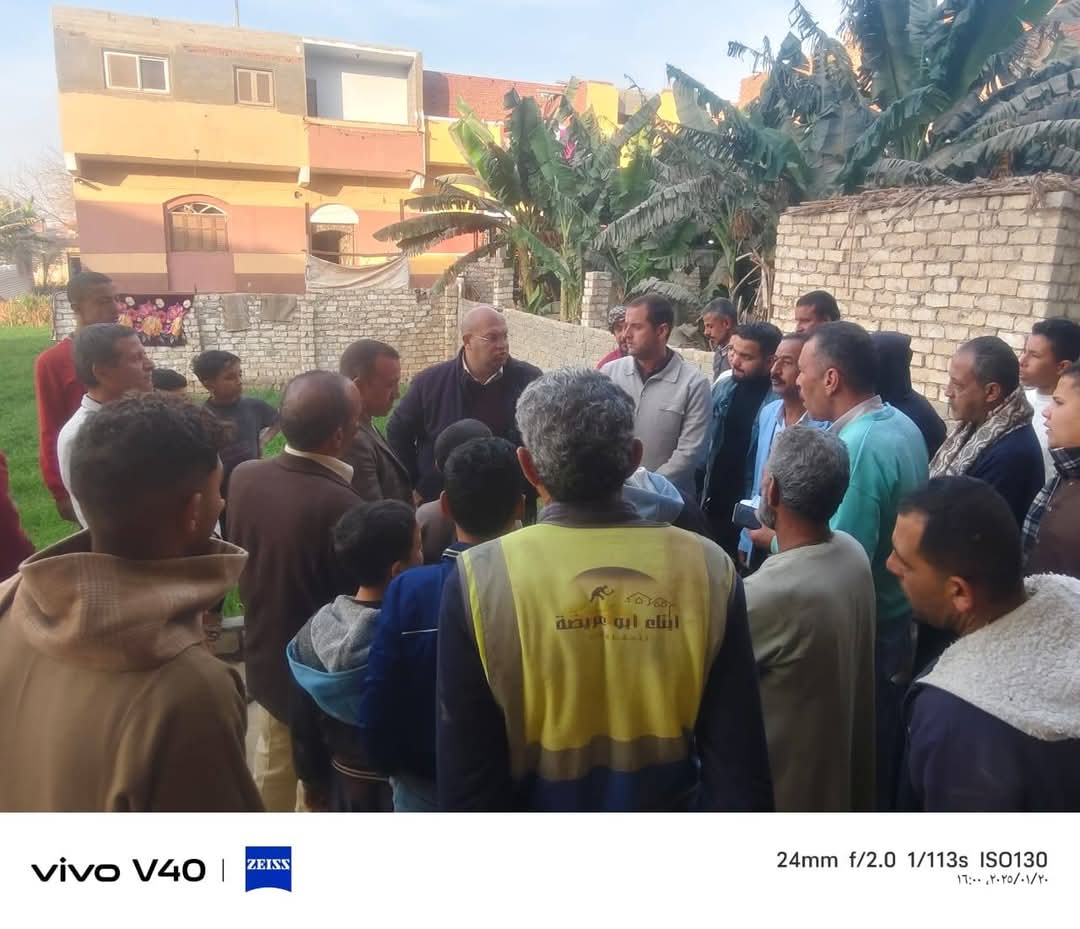 جولة ميدانية لنائب محافظ الجيزة بأطفيح وتركيب بلاط الإنترلوك لـ54 شارع 4 جولة ميدانية لنائب محافظ الجيزة بأطفيح وتركيب بلاط الإنترلوك لـ54 شارع