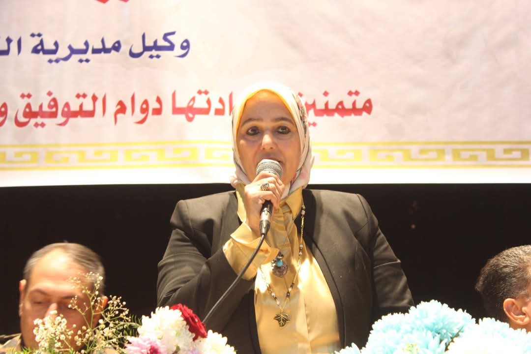 تكريم سمية الخطيب وكيل مديرية التربية والتعليم بالجيزة لبلوغه سن المعاش 12 تكريم سمية الخطيب وكيل مديرية التربية والتعليم بالجيزة لبلوغه سن المعاش