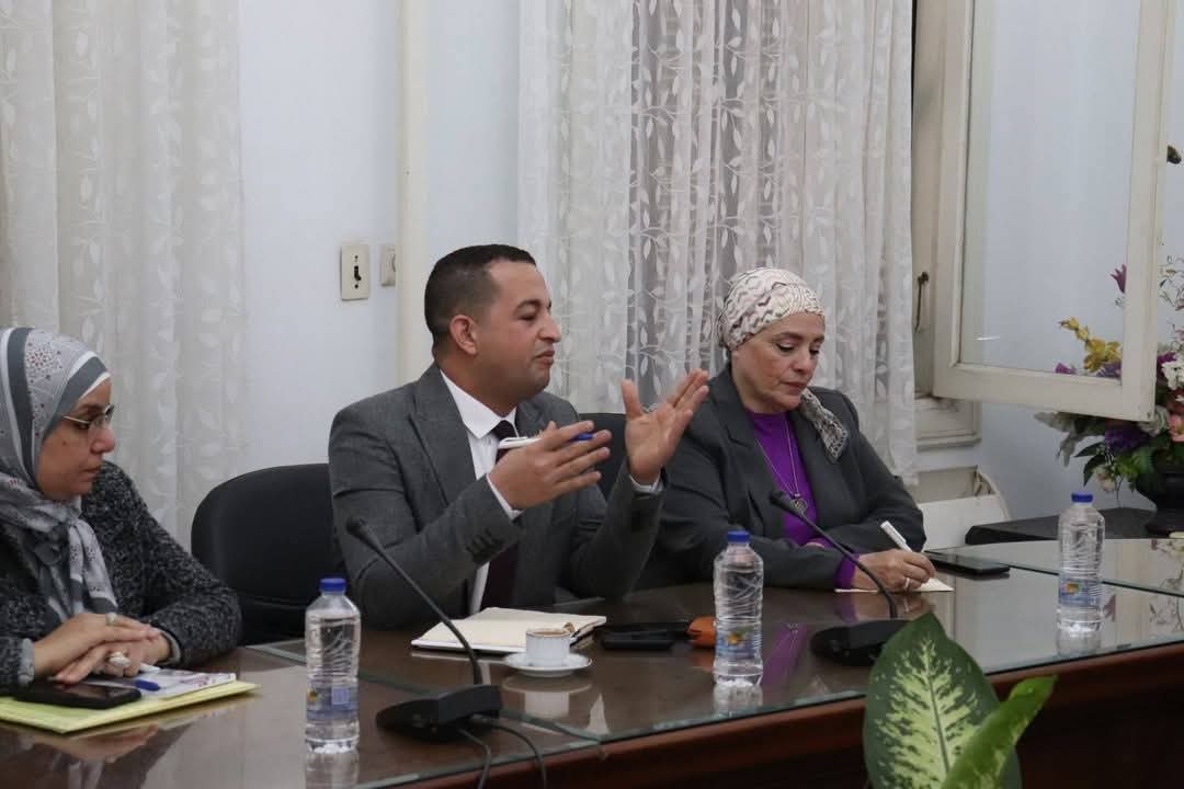 نائب محافظ الجيزة تناقش خطة تنظيم القوافل العلاجية مع مؤسسة حياة كريمة 1 نائب محافظ الجيزة تناقش خطة تنظيم القوافل العلاجية مع مؤسسة حياة كريمة