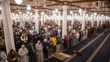 إيفاد إمامين وقارئ إلى دول أمريكا وكولومبيا وفنزويلا لإحياء ليالي رمضان