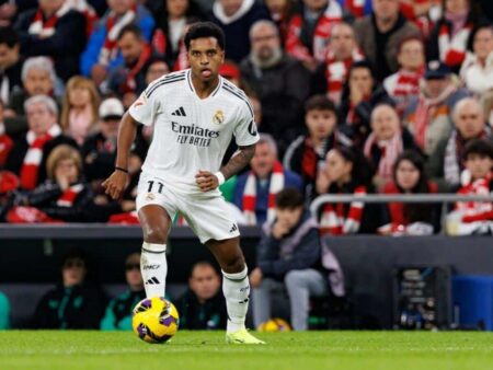 ماركا توضح رد فعل ريال مدريد ورودريجو تجاه عرض الهلال الخرافي
