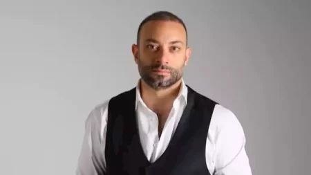 بعد وصول نصه للقائمة القصيرة بـ"القلم الذهبي".. مؤلف "خط مفتوح": "شهادة تقدير"
