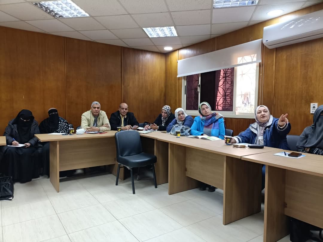 بالصور.. الجيزة تنظم برامج تدريبية تحت شعار "القيم في مكان العمل" 2 بالصور.. الجيزة تنظم برامج تدريبية تحت شعار "القيم في مكان العمل"