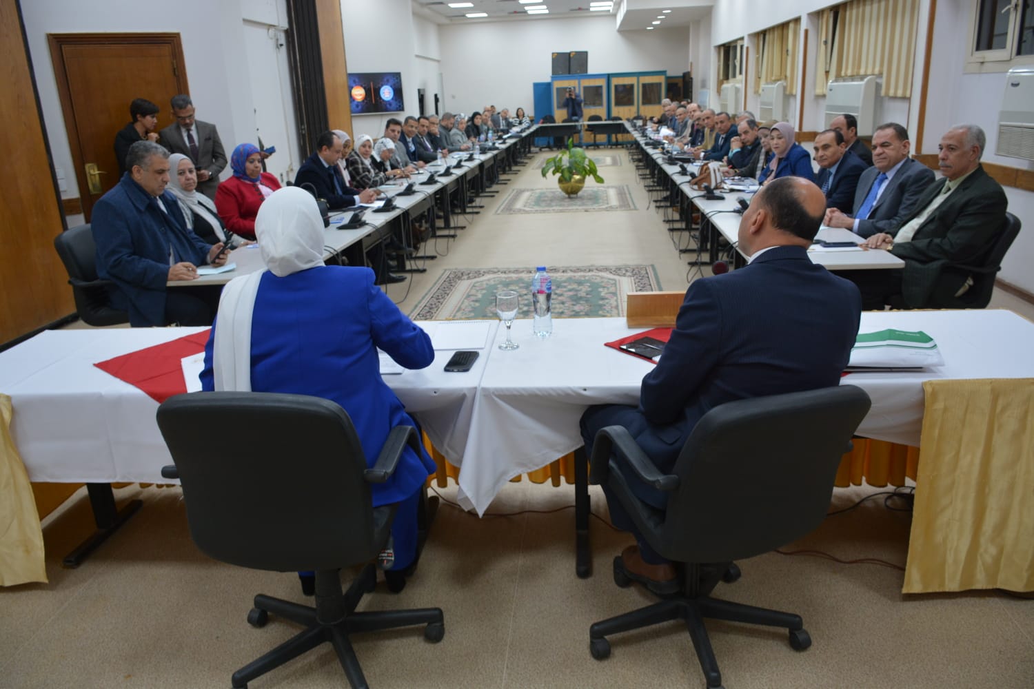 تغيير ثقافة التعامل مع الممولين على رأس أولوياتنا 14 تغيير ثقافة التعامل مع الممولين على رأس أولوياتنا