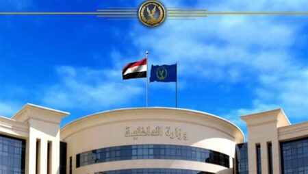الحماية المدنية تنقذ سائقا وطفلين محتجزين داخل أسانسير بأحد العقارات في القاهرة