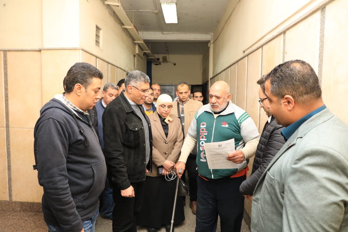 محافظ الجيزة يراجع كشوف الحضور وانتظام إستقبال المرضى بمستشفى التحرير العام 2 محافظ الجيزة يراجع كشوف الحضور وانتظام إستقبال المرضى بمستشفى التحرير العام