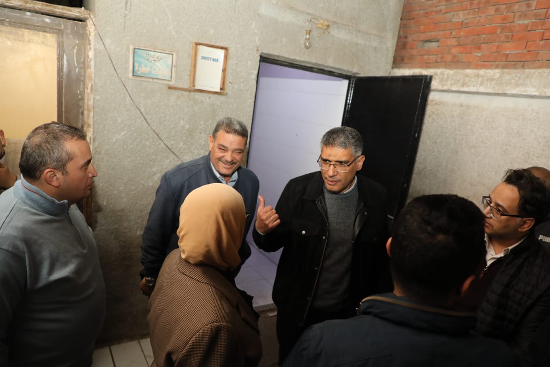 محافظ الجيزة يراجع كشوف الحضور وانتظام إستقبال المرضى بمستشفى التحرير العام 6 محافظ الجيزة يراجع كشوف الحضور وانتظام إستقبال المرضى بمستشفى التحرير العام