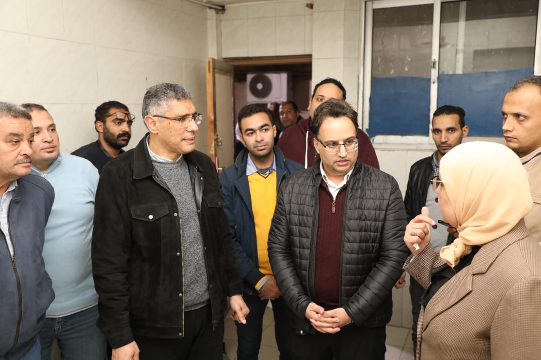 محافظ الجيزة يراجع كشوف الحضور وانتظام إستقبال المرضى بمستشفى التحرير العام 5 محافظ الجيزة يراجع كشوف الحضور وانتظام إستقبال المرضى بمستشفى التحرير العام