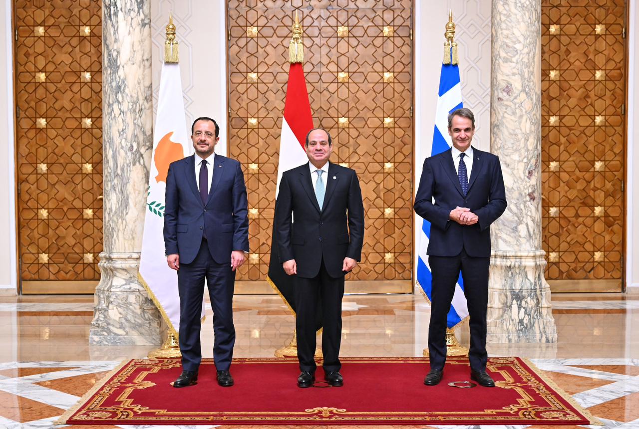 تفاصيل القمة المصرية اليونانية القبرصية بقصر الاتحادية .. صور 2 تفاصيل القمة المصرية اليونانية القبرصية بقصر الاتحادية .. صور