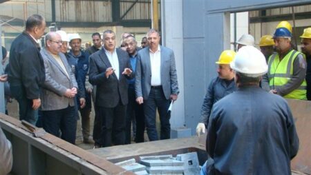 وزير الإنتاج الحربي يتفقد مصنع "999 الحربي" لتعزيز استخدام التكنولوجيا الحديثة