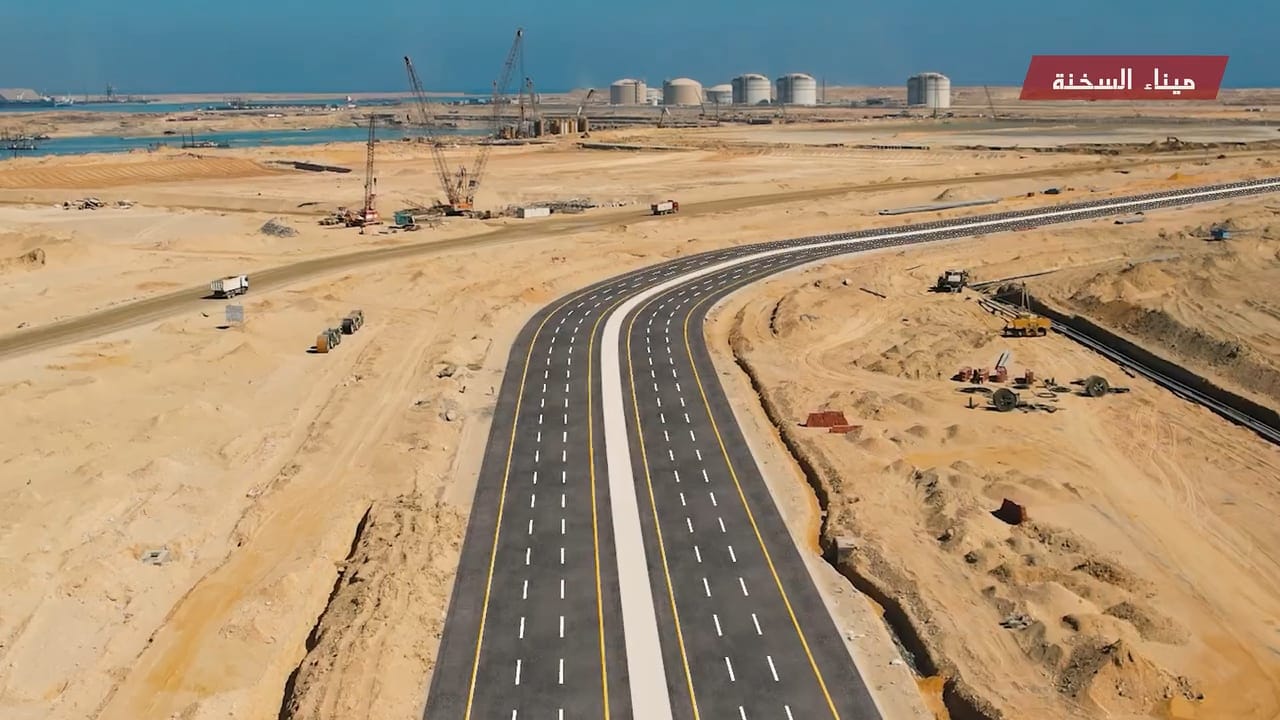 استكمال تنفيذ أعمال مشروع تطوير ميناء السخنة.. صور 7 استكمال تنفيذ أعمال مشروع تطوير ميناء السخنة.. صور