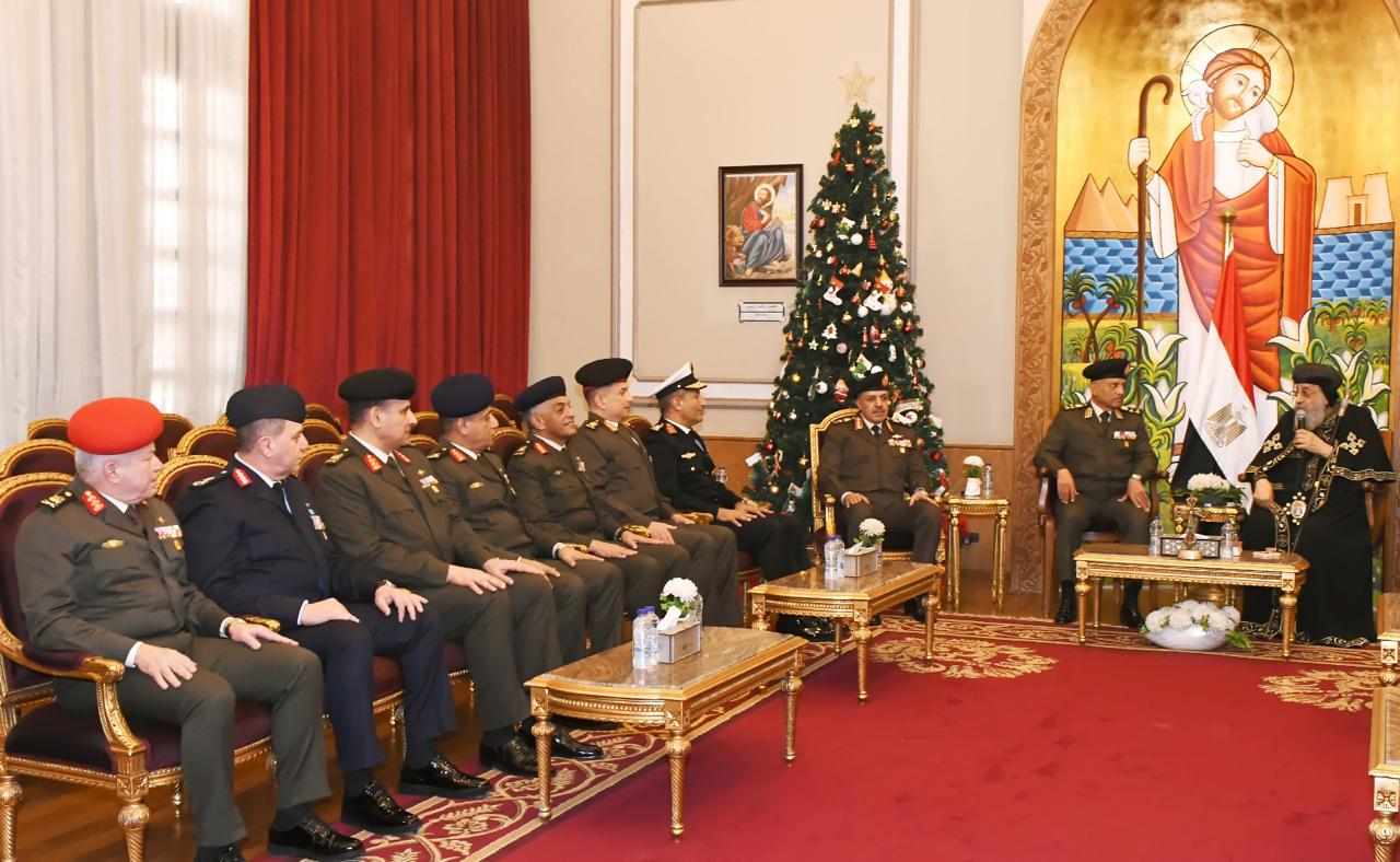 وزير الدفاع يهنئ البابا تواضروس الثاني بعيد الميلاد المجيد.. شاهد 2 وزير الدفاع يهنئ البابا تواضروس الثاني بعيد الميلاد المجيد.. شاهد
