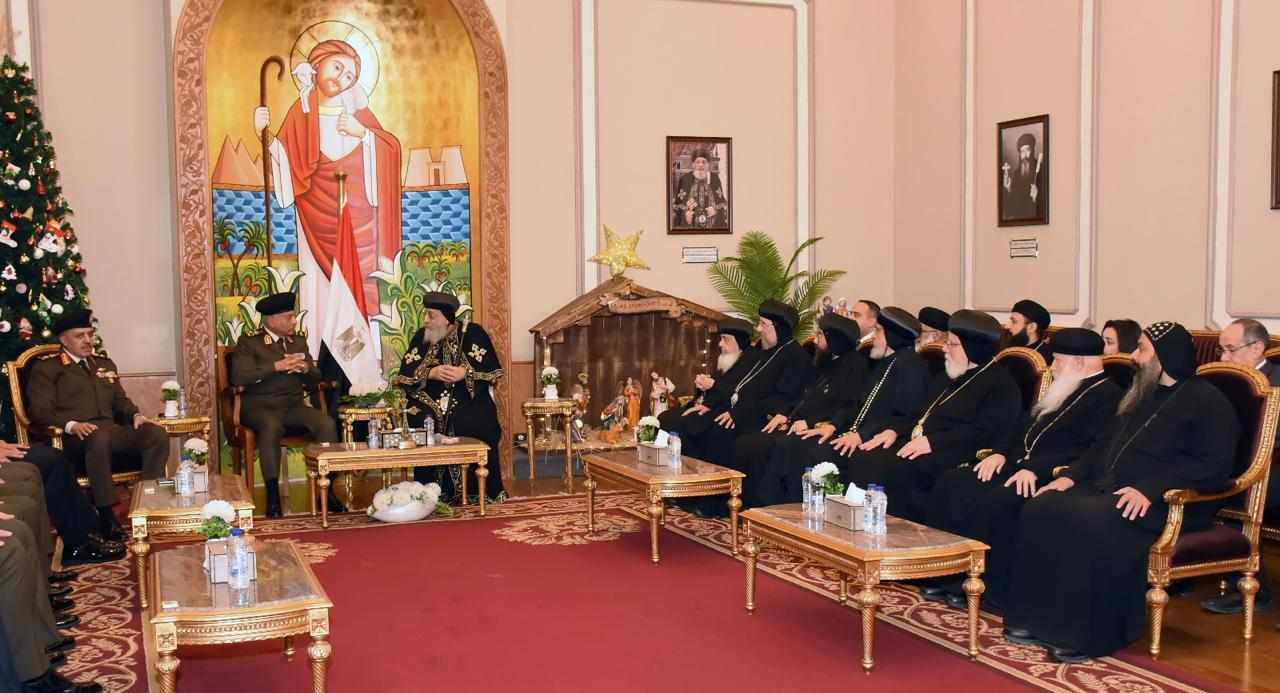 وزير الدفاع يهنئ البابا تواضروس الثاني بعيد الميلاد المجيد.. شاهد 5 وزير الدفاع يهنئ البابا تواضروس الثاني بعيد الميلاد المجيد.. شاهد