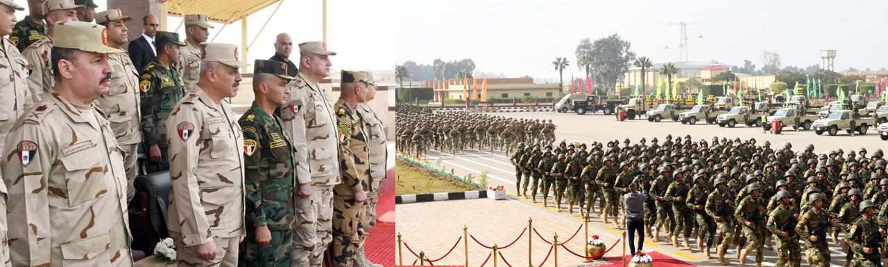 رئيس أركان حرب القوات المسلحة يتفقد عددا من الأنشطة التدريبية لقوات المظلات.. شاهد