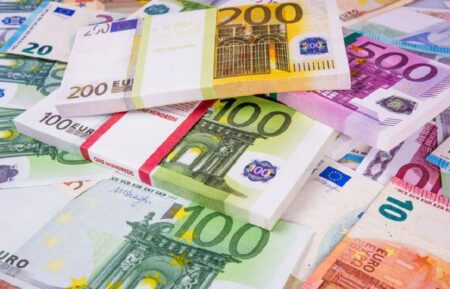 سعر اليورو أمام الجنيه اليوم الثلاثاء 25-2-2025