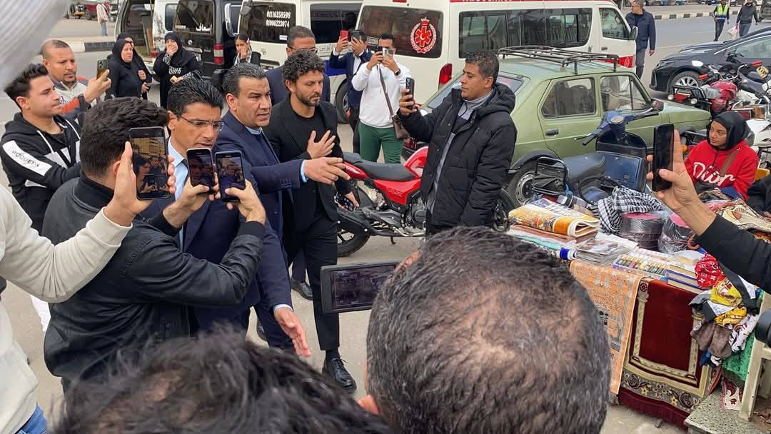 الخطيب وحسن حمدي وطاهر أبوزيد في جنازة ميمي الشربيني|صور 1 الخطيب وحسن حمدي وطاهر أبوزيد في جنازة ميمي الشربيني|صور