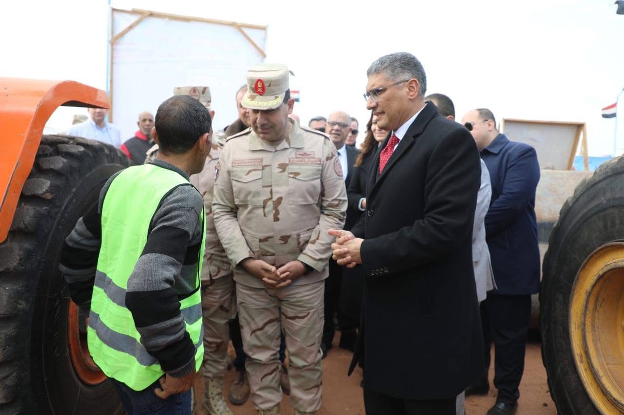 بالصور.. محافظ الجيزة يشهد التدريب العملي المشترك لمجابهة الأزمات والكوارث 5 بالصور.. محافظ الجيزة يشهد التدريب العملي المشترك لمجابهة الأزمات والكوارث