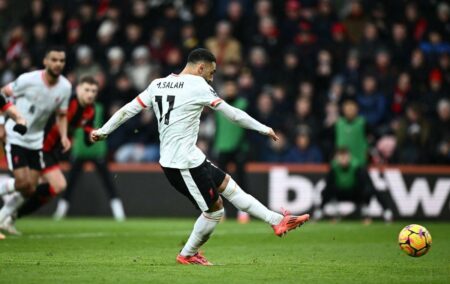 فيديو | محمد صلاح يسجل هدف ليفربول الأول أمام بورنموث في الدوري الإنجليزي