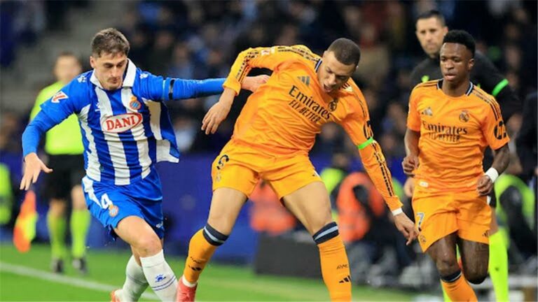ترتيب الدوري الإسباني بعد هزيمة ريال مدريد أمام إسبانيول وفوز برشلونة على ألافيس