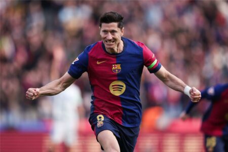 فيديو | ليفاندوفسكي يسجل هدف برشلونة الأول أمام ألافيس