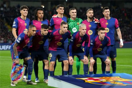 فيديو | لاعب برشلونة يغادر مباراة ألافيس مصابًا