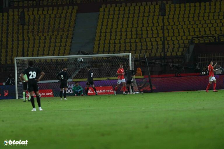 أحمد حسن: الأهلي استسهل مباراة بتروجيت.. ولاعب الأحمر دائمًا يصنع الفارق