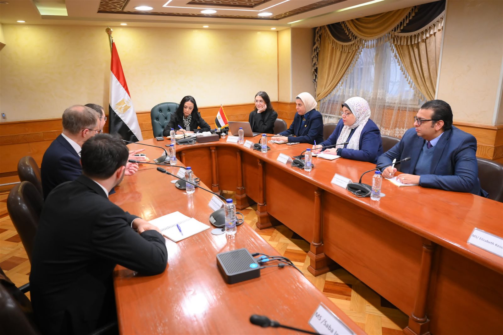 وزيرة التضامن تلتقي ممثل وزير الخارجية والتنمية البريطاني للشؤون الإنسانية بفلسطين 1 وزيرة التضامن تلتقي ممثل وزير الخارجية والتنمية البريطاني للشؤون الإنسانية بفلسطين